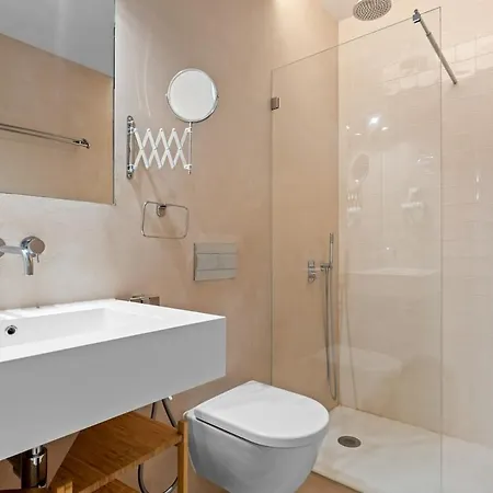 The Crucifixo Collection Grand 1d *